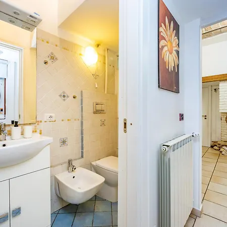 Apartment San Lorenzo , Near Termini Station Center V Rome